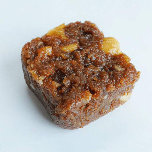 MishtCult Luxe Diamond Gift Box with Assorted Sweets (4pcs Dodha Burfi) – Premium Gifting Hamper – Elegant Packaging